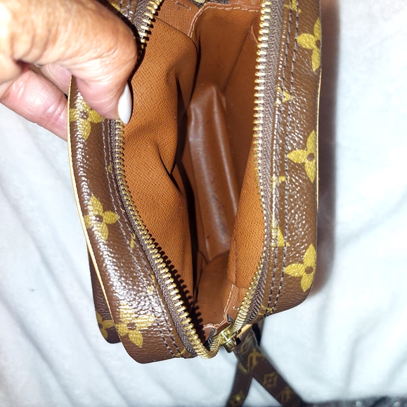 LV Amazone Shoulder/Crossbody Bag - Picture 4 of 12